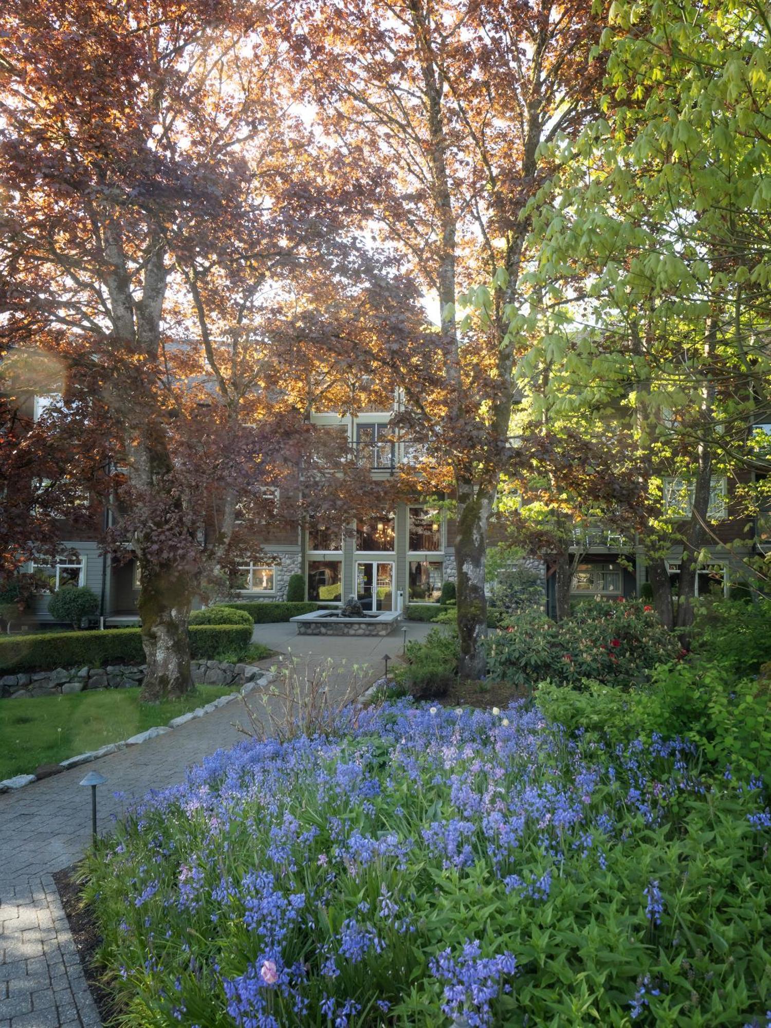 Old House Hotel Кортни Екстериор снимка